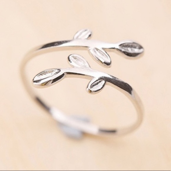 STERLING SILVER ADJUSTABLE RING - Picture 2 of 8
